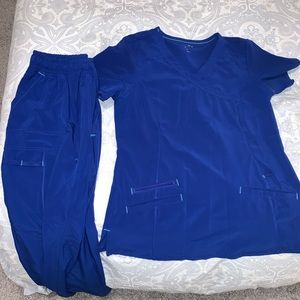 Set of scrubs SHIRT SMALL PANTS MEDIUM